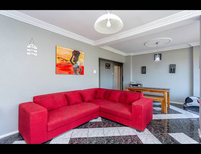 2 BEDROOM APARTMENT FOR SALE IN KENILWORTH